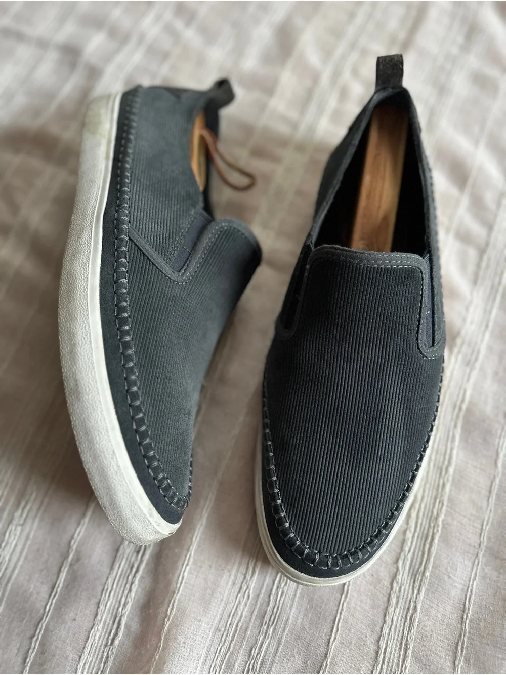 CLARKS Kessell Slip Dark Grey Corduroy Moc Toe Slip On Sneakers Men's | 12